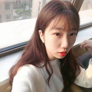 美女扒开腿㊙️让黄鳝钻入
