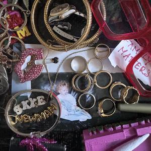 美女扒开腿㊙️让黄鳝钻入
